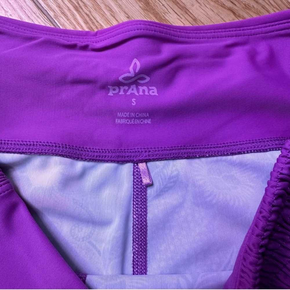 Prana Chantel Women’s Swim Shorts Floral Purple Size Small Zipper Pocket Athlete - Picture 2 of 8